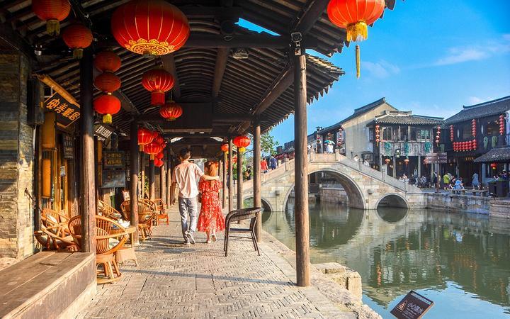 “打折”和“多送”，哪一种方式更能激发人们的购买欲？游戏画面